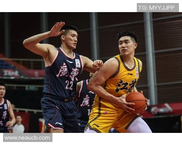 吴冠希在篮球赛场上的成长与突破展现了中国篮球的新希望与未来潜力